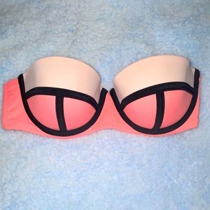 Pink Victoria’s Secret swimsuit top 🌙